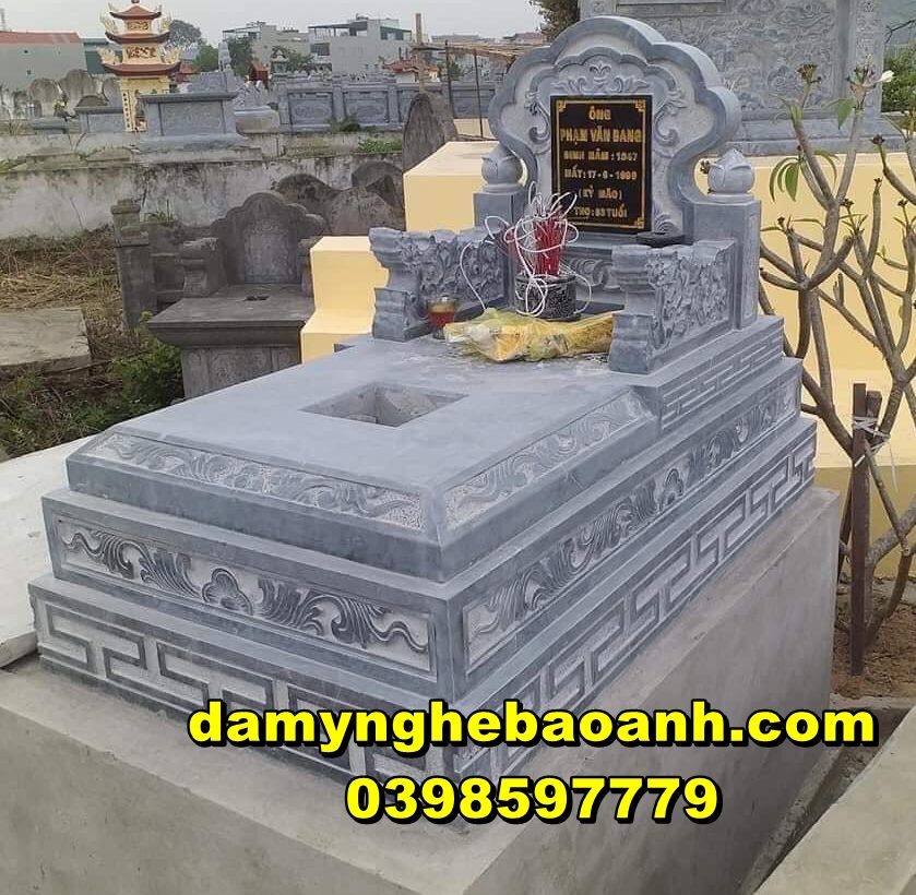 mộ đá xanh đen nguyên khối lắp đặt tại kiên giang